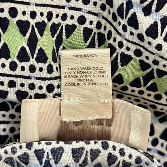 LOFT, WOMENS, LONG SHIRTTAIL TOP. 5 BUTTON PLACKET CLOSURE. LONG SLEEVE. SIZE L - Picture 7 of 7